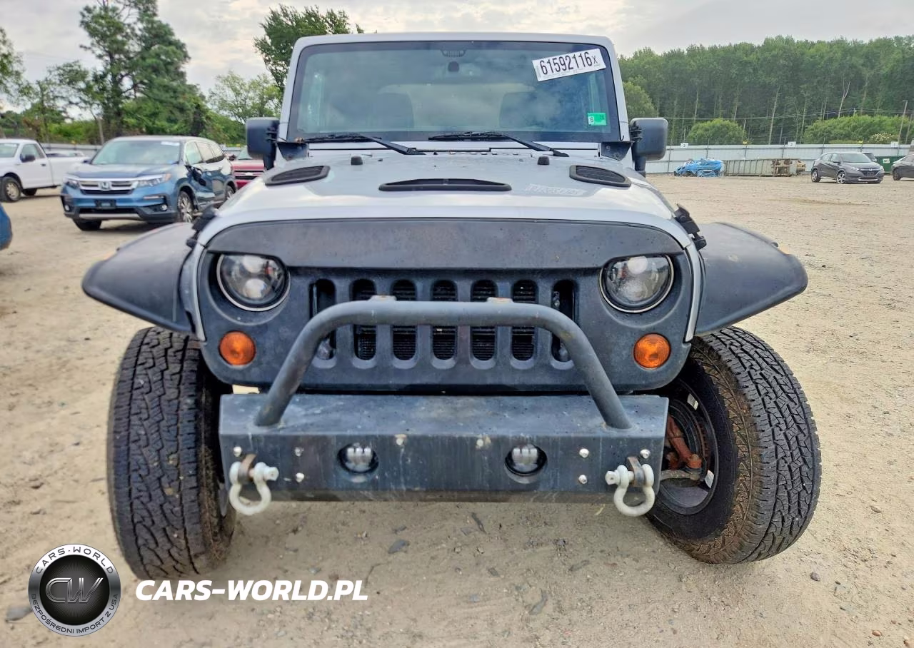 2013 Jeep Wrangler Sport VIN:1C4GJWAG5DL681772 - 5