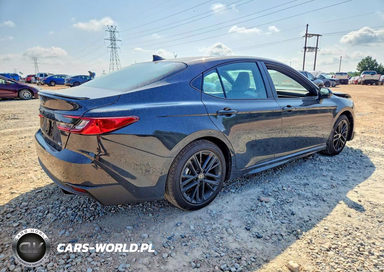 2026 Toyota Camry Se VIN:4T1DAACK1TU745124 - 3