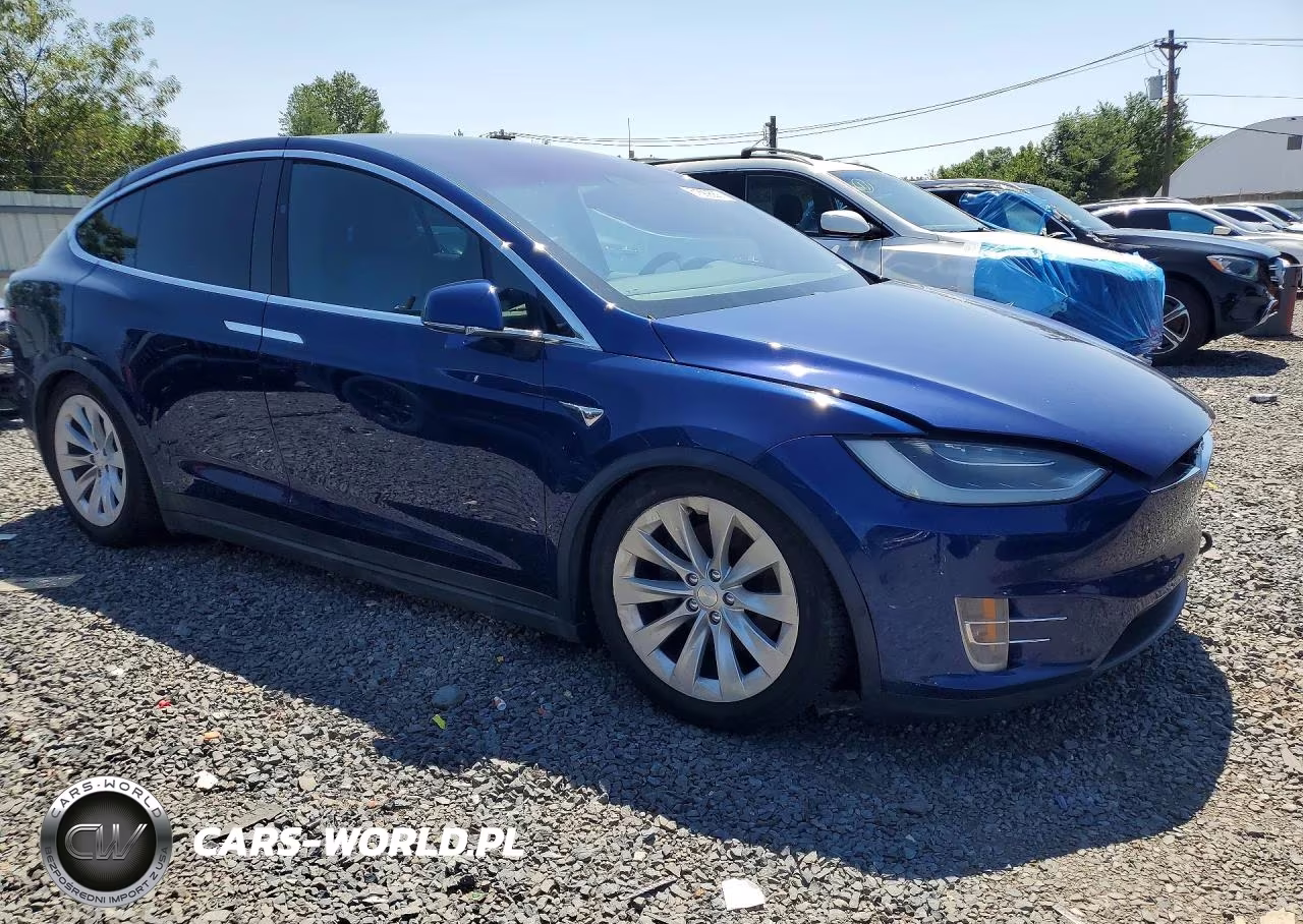 2017 Tesla Model X 100D-75D-90D VIN:5YJXCBE24HF054703 - 4