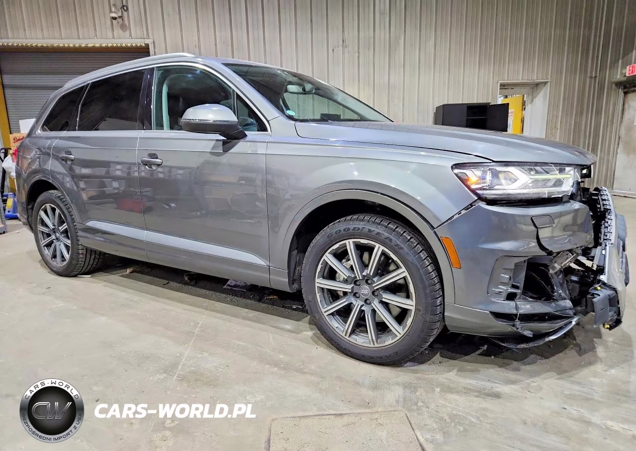 2017 Audi Q7 Premium Plus VIN:WA1LAAF70HD000079 - 4