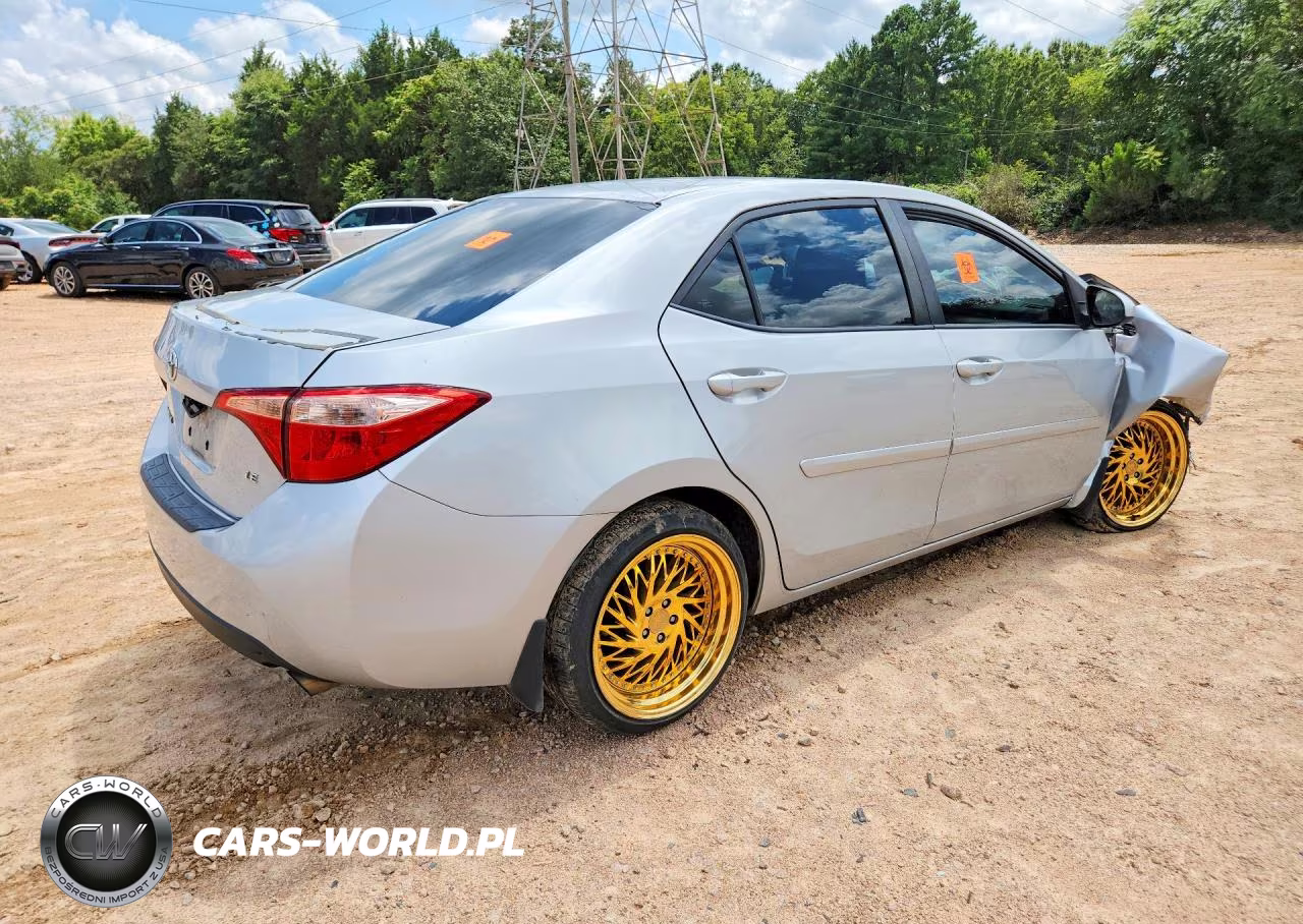 2017 Toyota Corolla Le VIN:2T1BURHE0HC896481 - 3