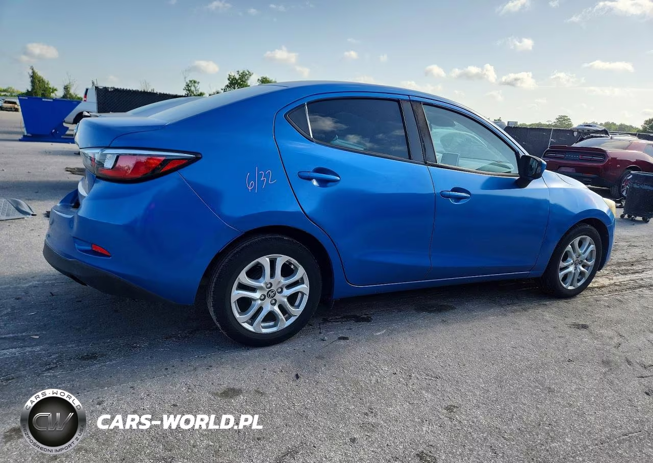 2018 Toyota Yaris Ia Base VIN:3MYDLBYV1JY302040 - 3
