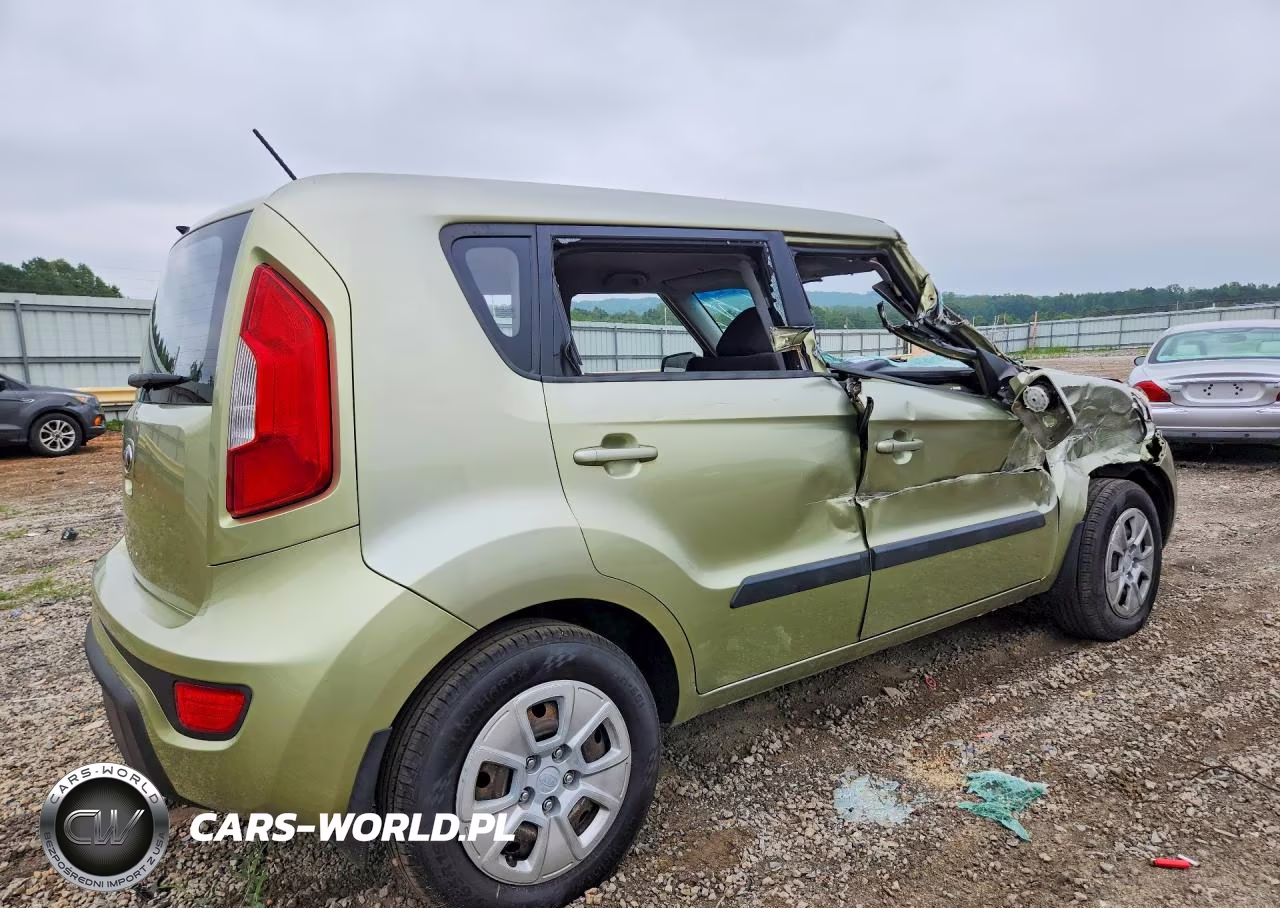 2013 Kia Soul Base VIN:KNDJT2A58D7631643 - 3