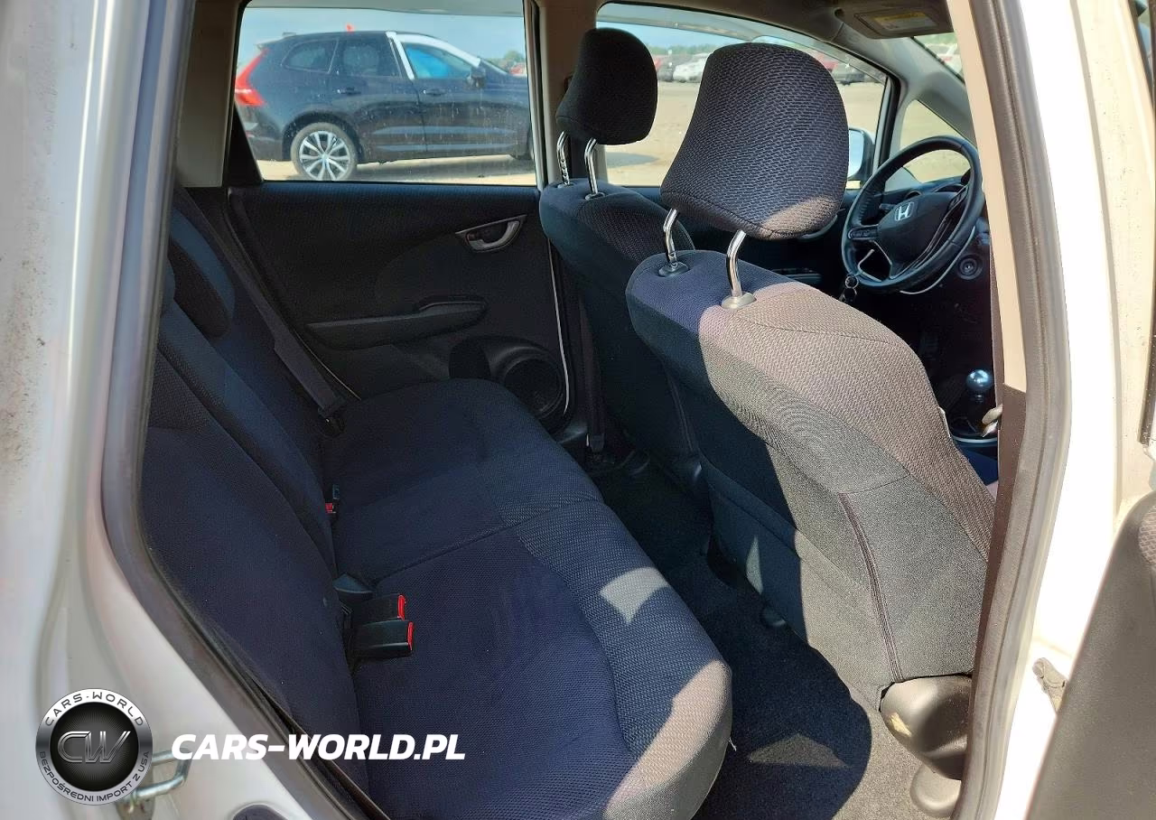 2012 Honda Fit Sport VIN:JHMGE8G57CC037709 - 10
