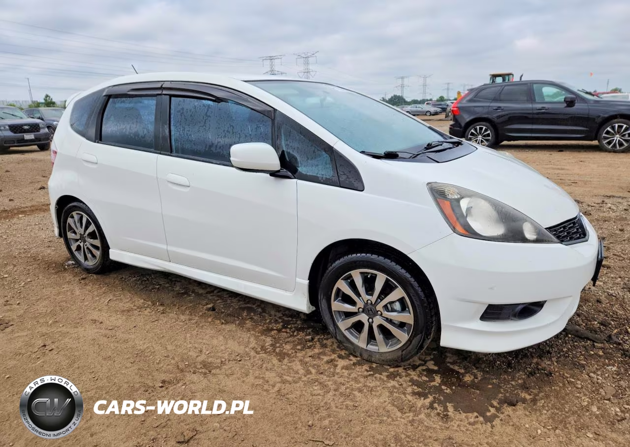 2012 Honda Fit Sport VIN:JHMGE8G57CC037709 - 4