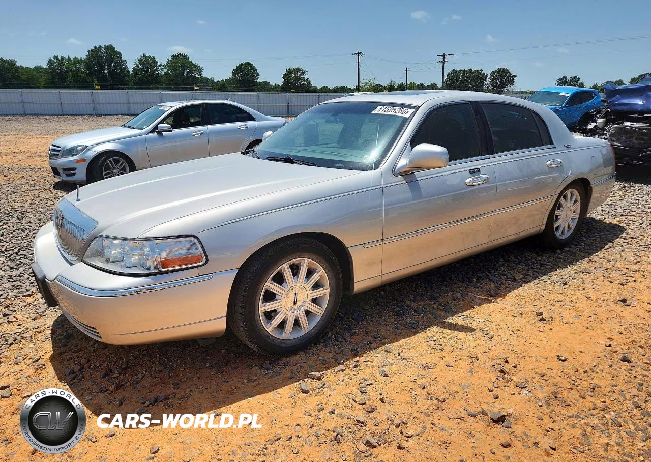 2007 Lincoln Town Car Signature Limited – zdjęcie 1 z 13