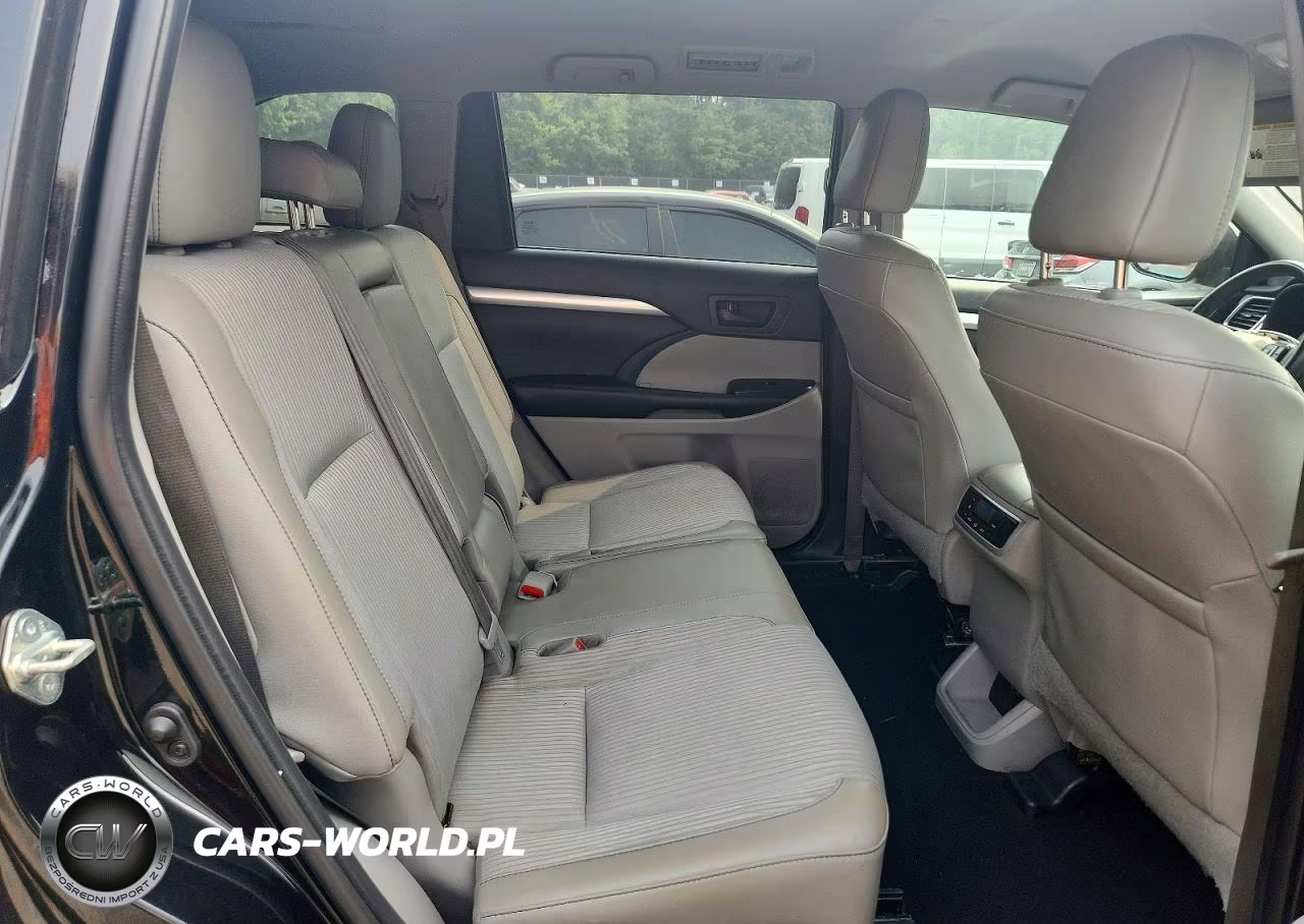 2019 Toyota Highlander Le VIN:5TDZZRFH0KS347228 - 11
