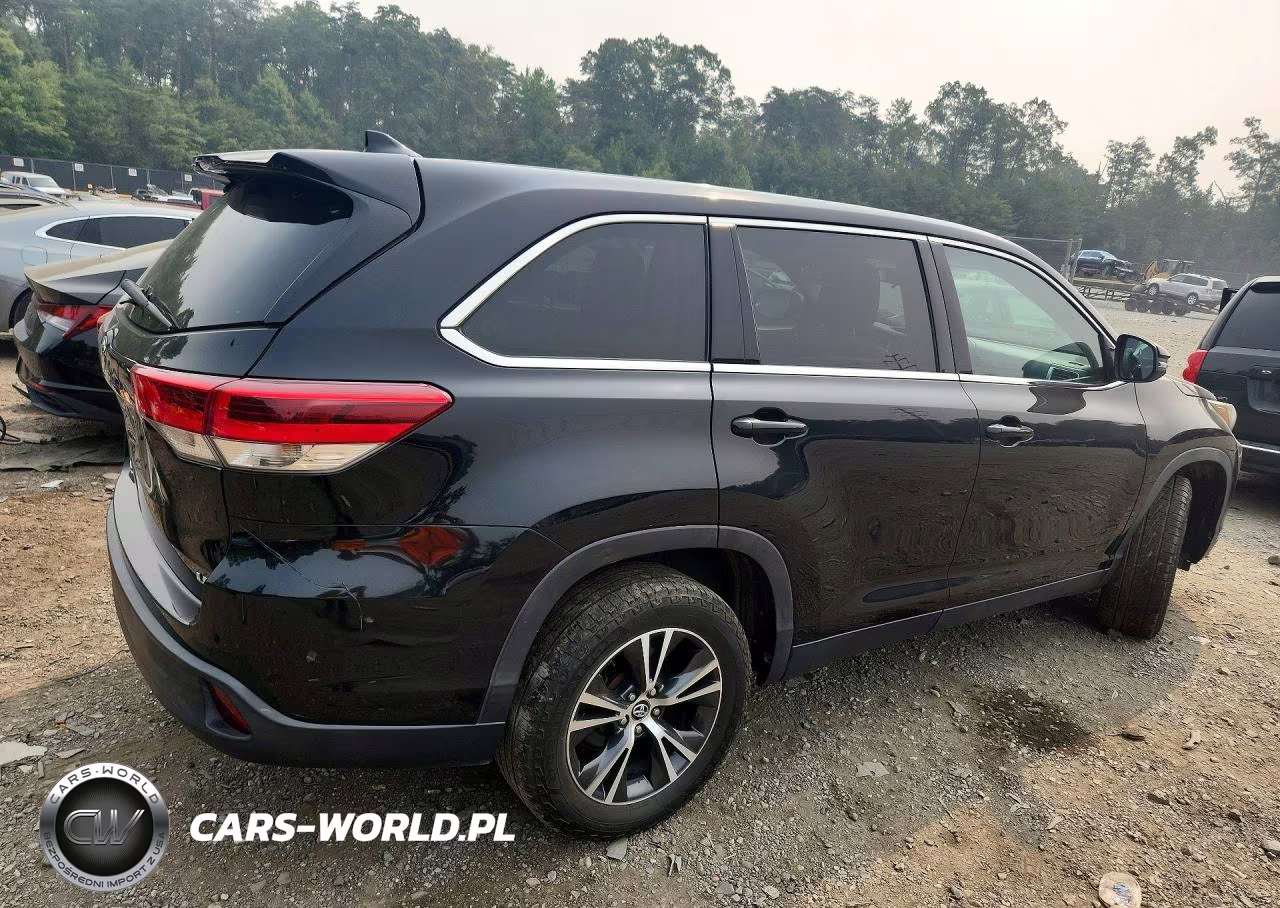 2019 Toyota Highlander Le VIN:5TDZZRFH0KS347228 - 3