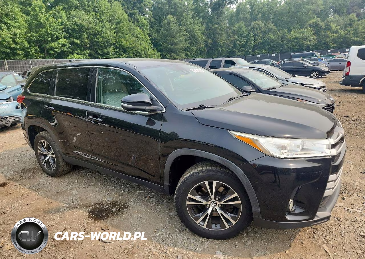 2019 Toyota Highlander Le VIN:5TDZZRFH0KS347228 - 4