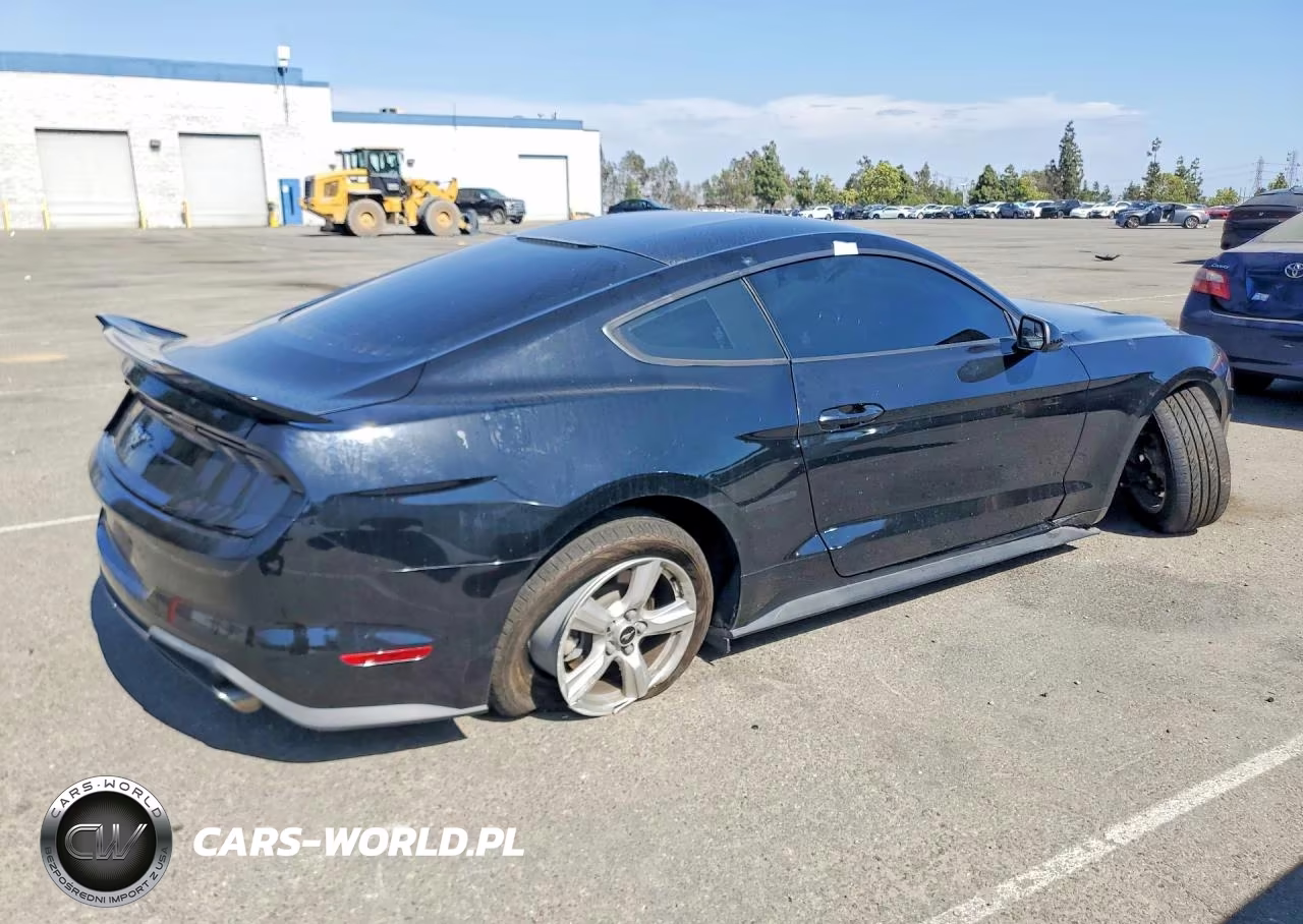 2018 Ford Mustang VIN:1FA6P8TH2J5108975 - 3