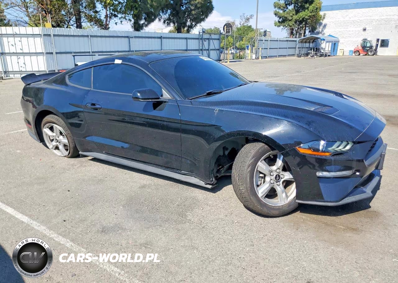 2018 Ford Mustang VIN:1FA6P8TH2J5108975 - 4