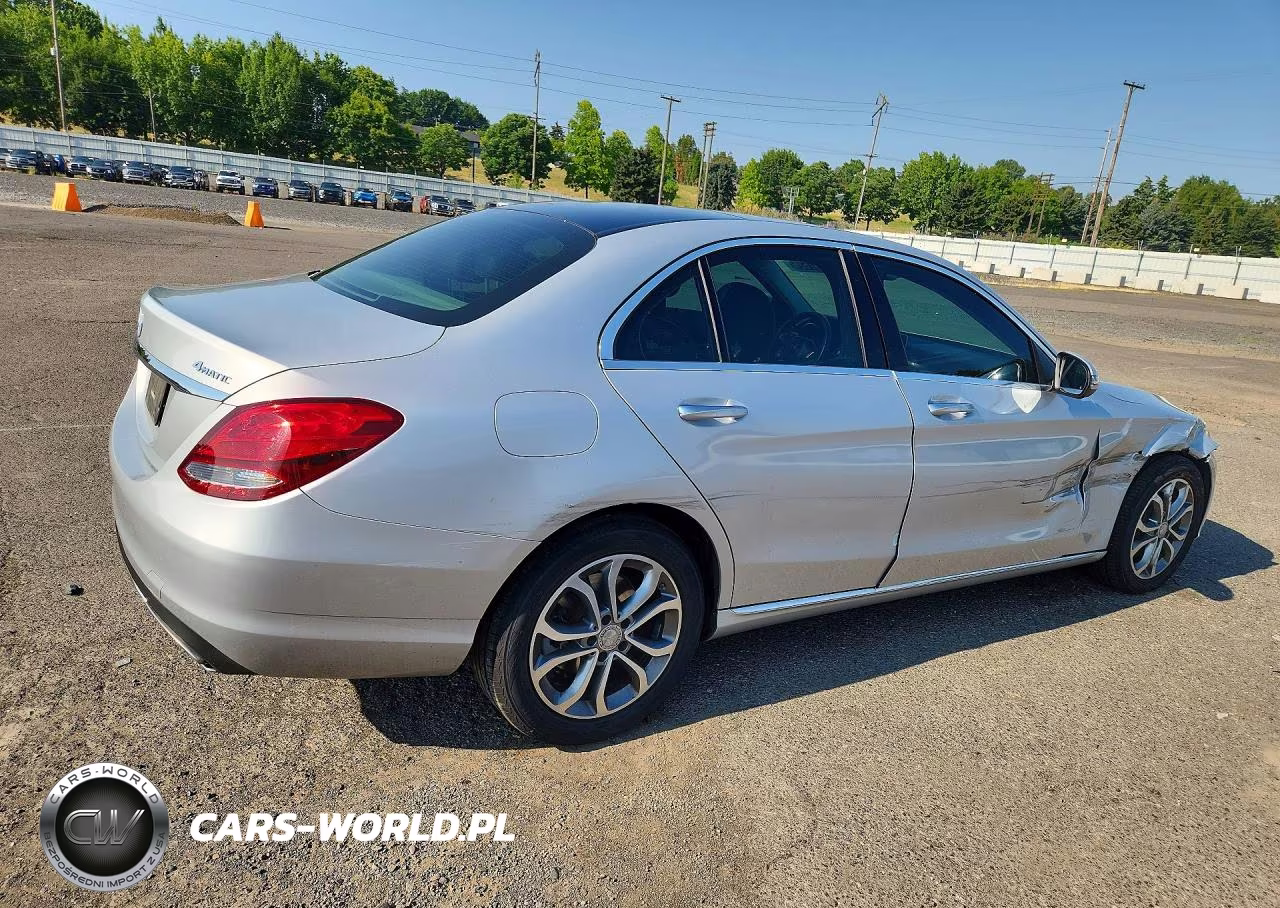2017 Mercedes-Benz C 300 4Matic VIN:55SWF4KB3HU195098 - 3