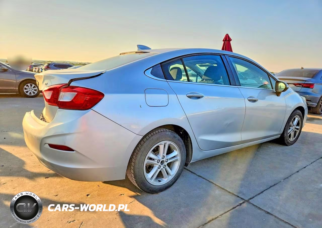 2017 Chevrolet Cruze Lt VIN:1G1BE5SM5H7188789 - 3