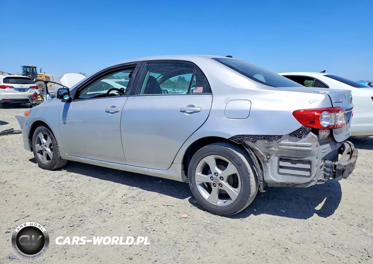 TOYOTA COROLLA BA VIN:2T1BU4EE0DC980382 - 2