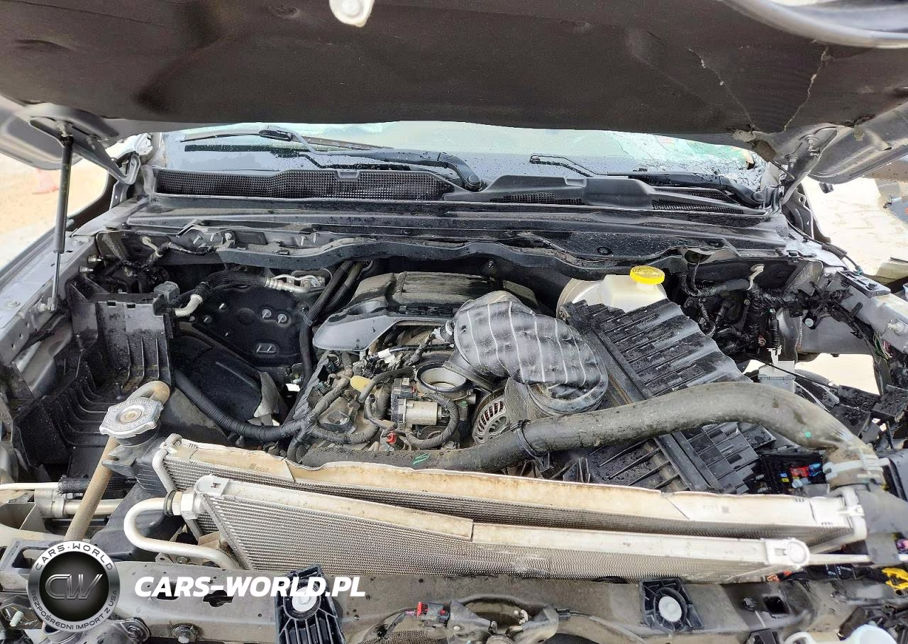 2019 Ram 1500 Laramie VIN:1C6RREJT8KN738290 - 11