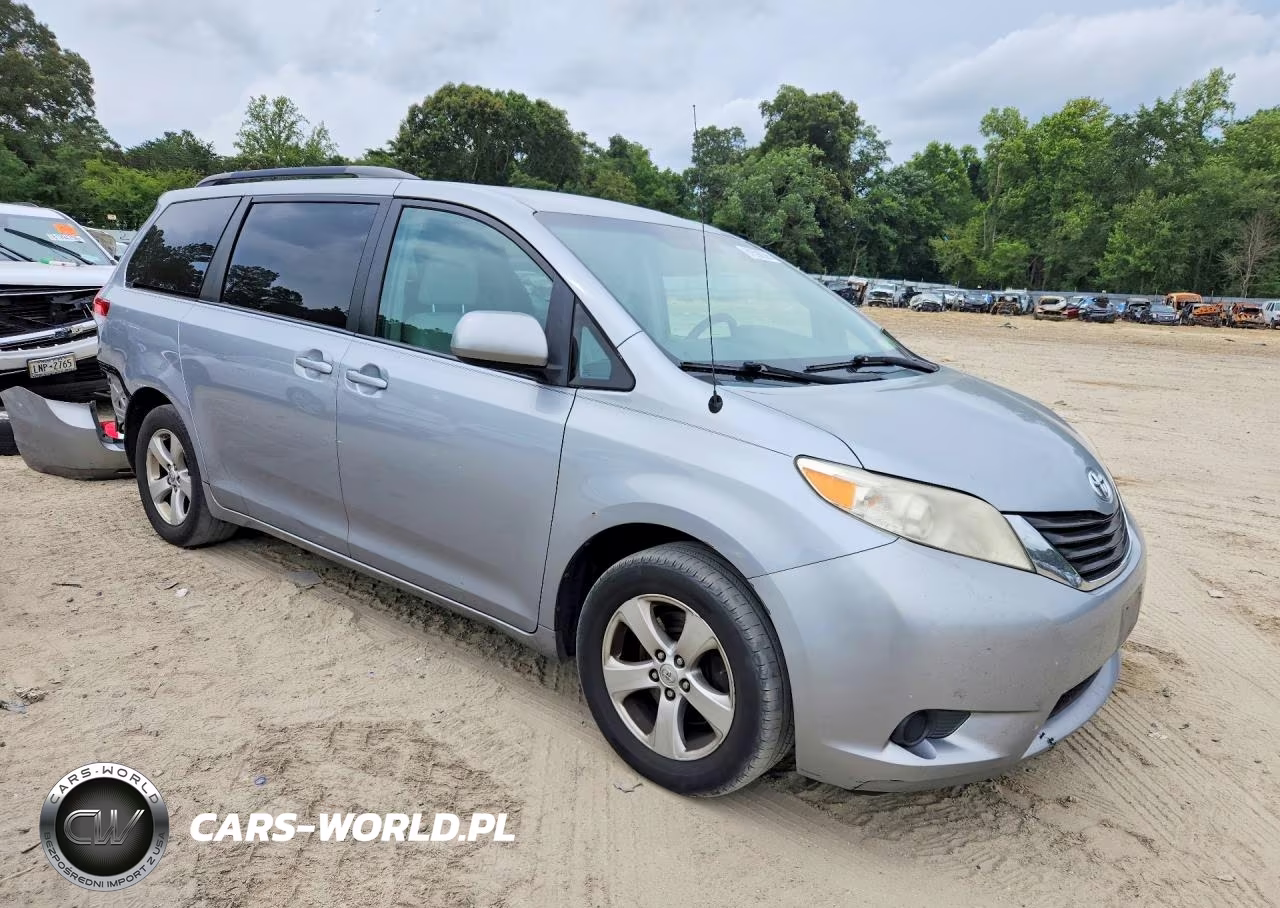 2014 Toyota Sienna Le VIN:5TDKK3DC0ES407393 - 4