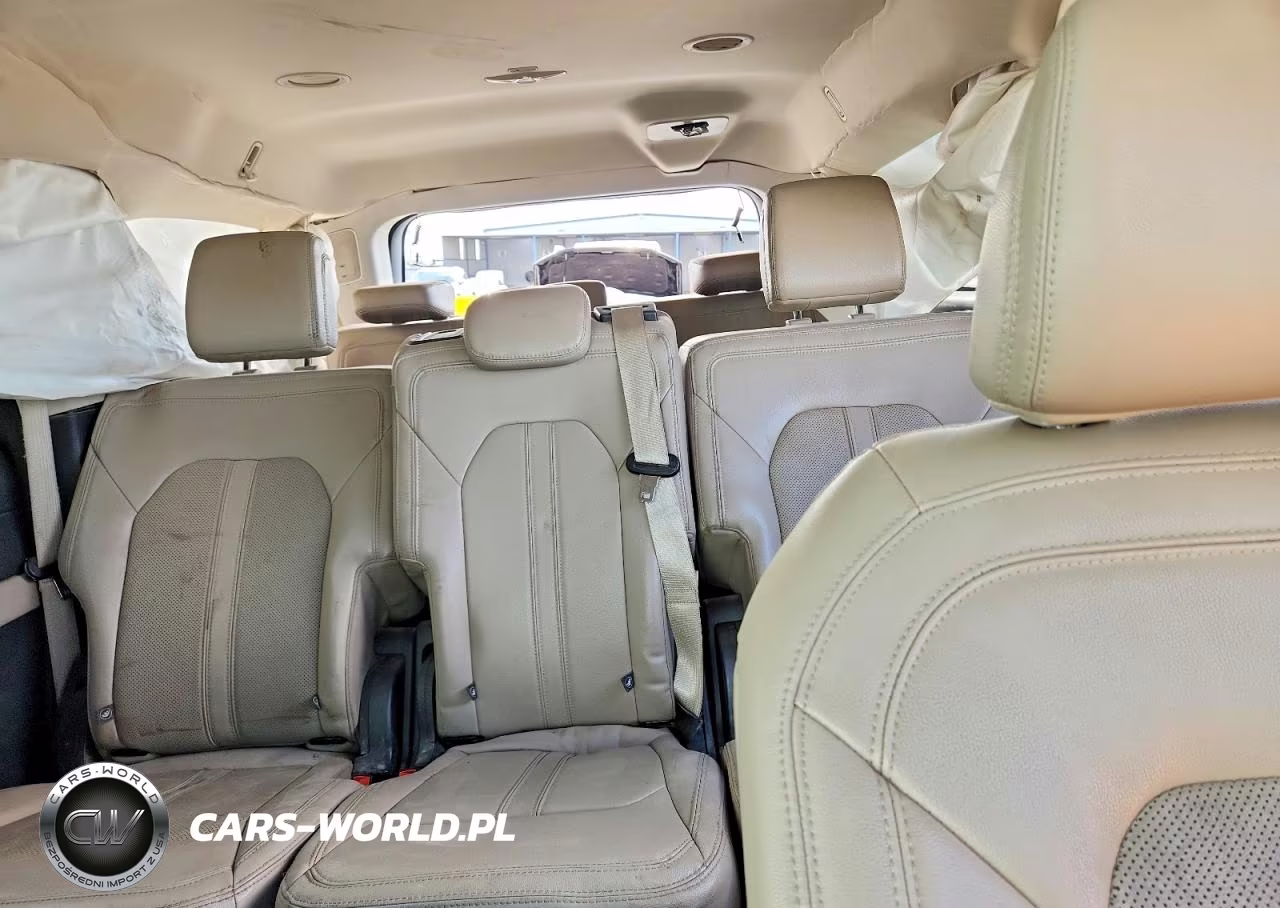 2023 Ford Expedition Max Limited VIN:1FMJK2A87PEA15621 - 10