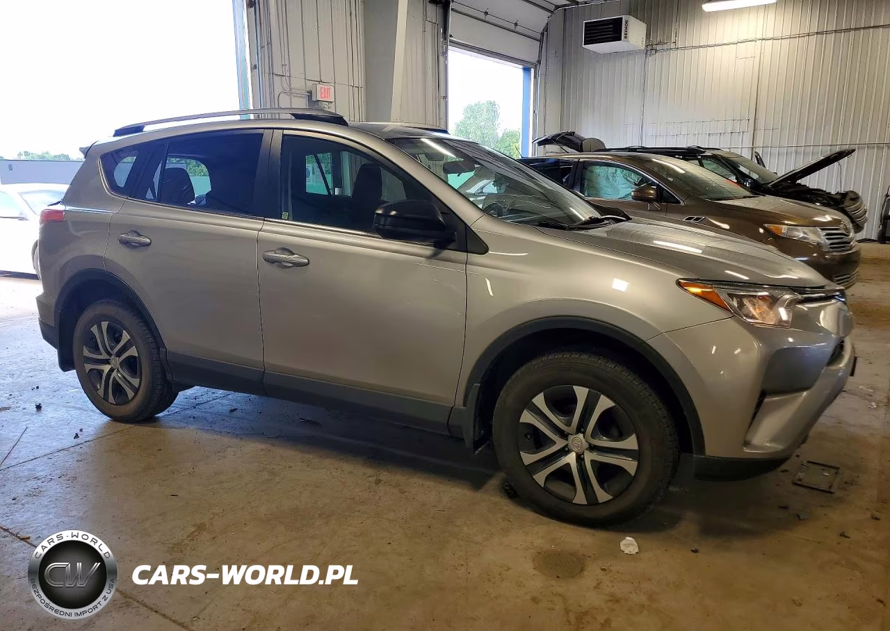 2018 Toyota Rav4 Le VIN:JTMBFREV2JJ199757 - 4