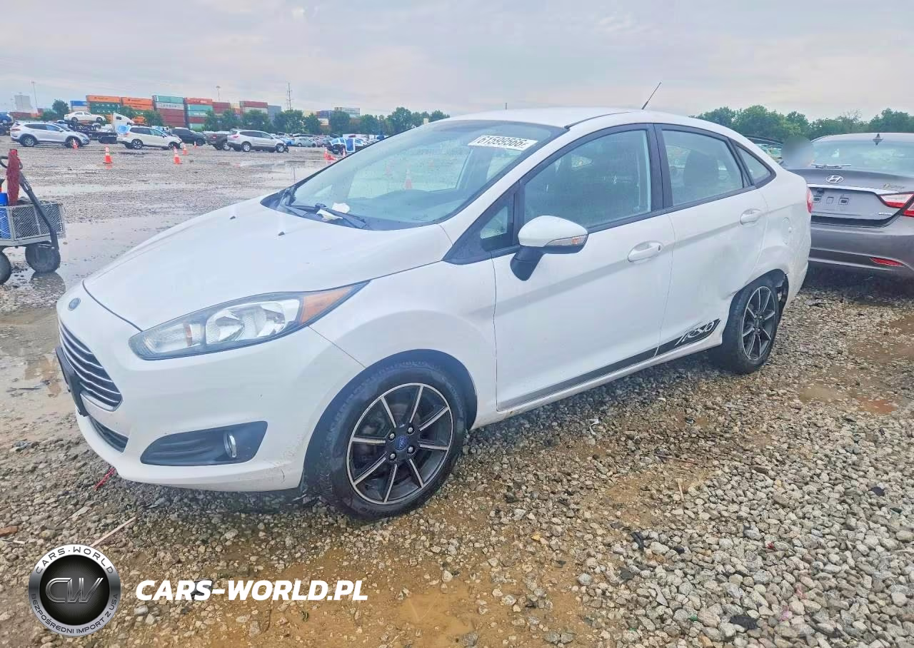 2015 Ford Fiesta Se – zdjęcie 1 z 12