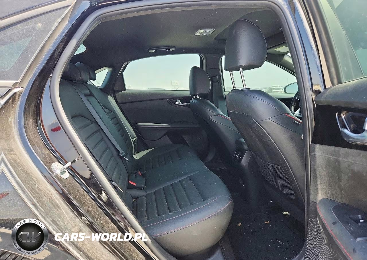 2022 Kia Forte VIN:3KPF44ACXNE488290 - 10
