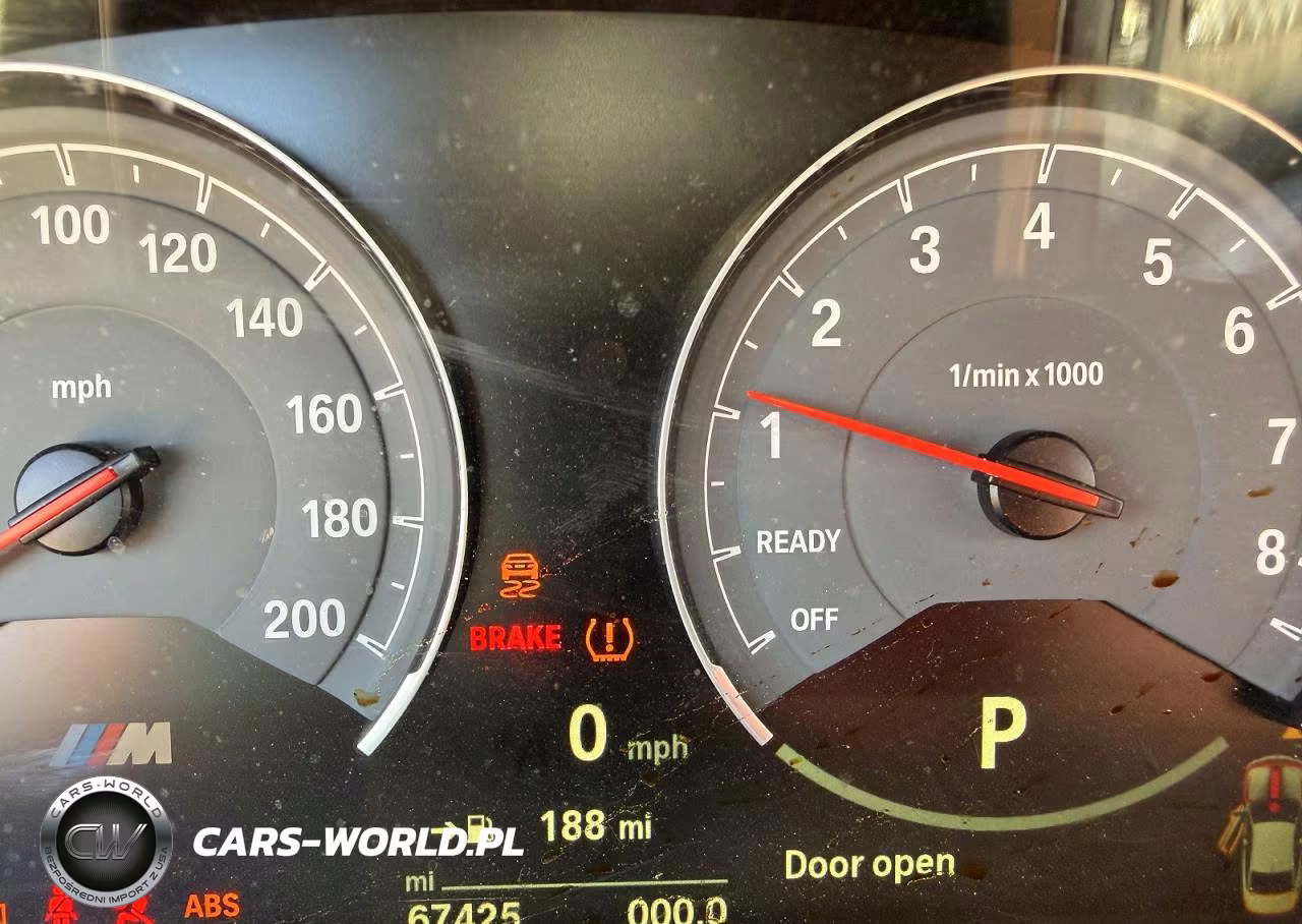 2015 BMW M4 VIN:WBS3R9C58FK335110 - 9