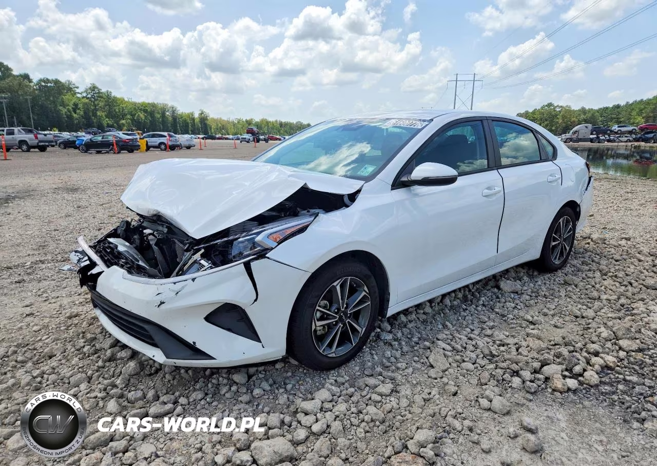 2023 Kia Forte Lxs