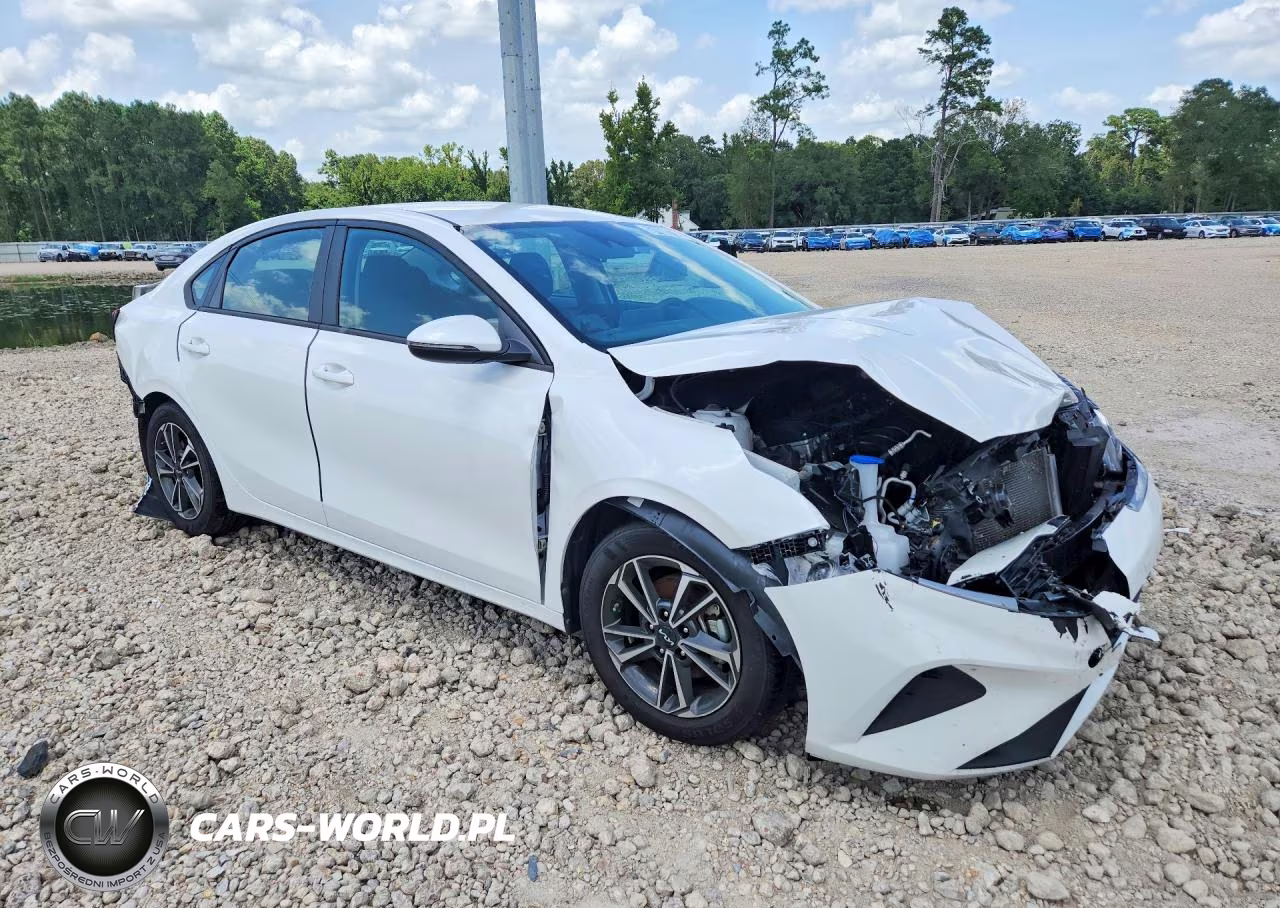 2023 Kia Forte Lxs VIN:3KPF24AD9PE597518 - 4