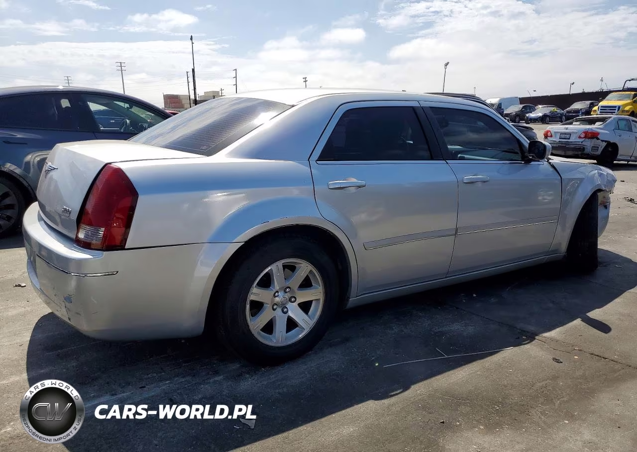 2005 Chrysler 300 Touring VIN:2C3JA53G15H645657 - 3