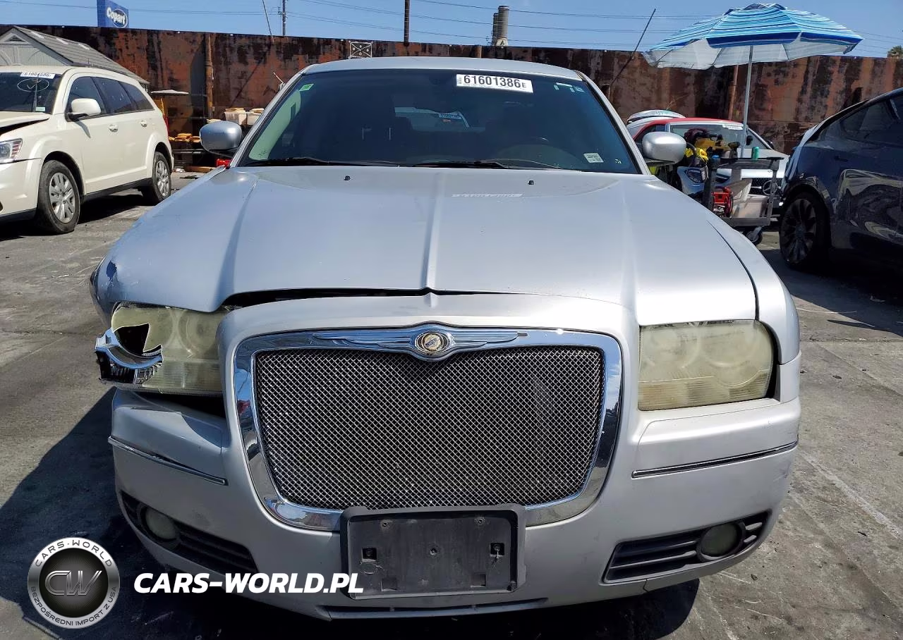 2005 Chrysler 300 Touring VIN:2C3JA53G15H645657 - 5