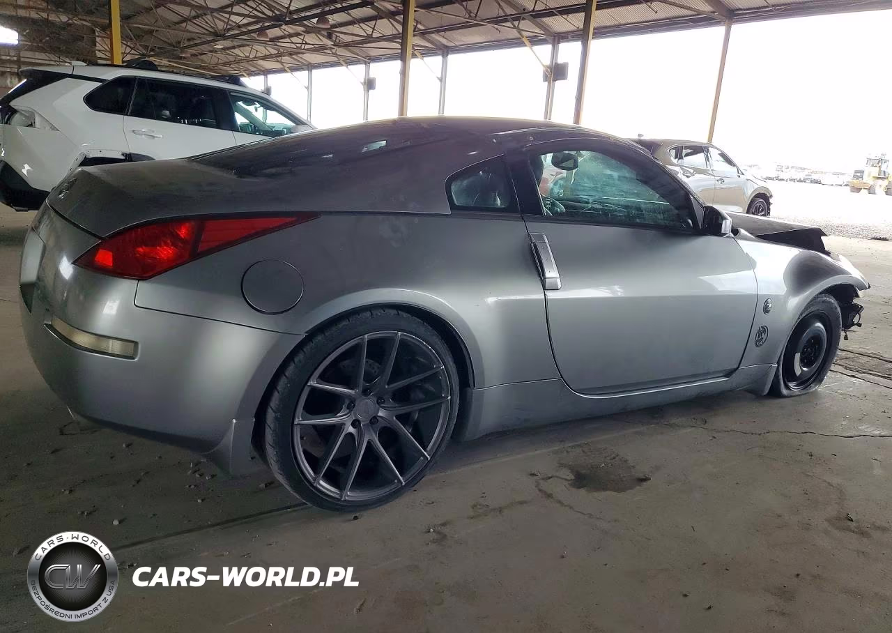 2005 Nissan 350Z Coupe VIN:JN1AZ34EX5M652175 - 3