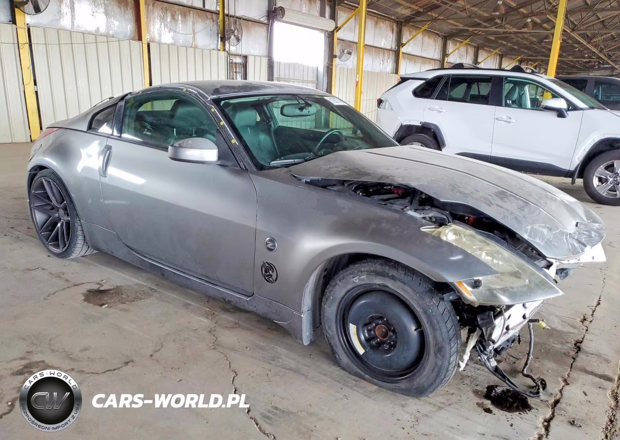 2005 Nissan 350Z Coupe VIN:JN1AZ34EX5M652175 - 4