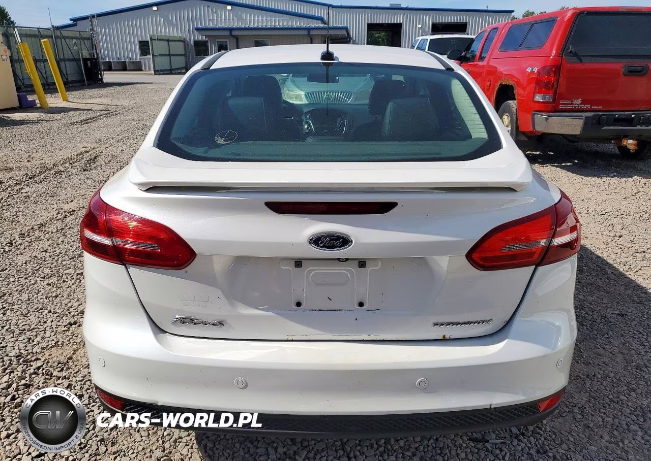 2016 Ford Focus Titanium VIN:1FADP3J25GL367487 - 6