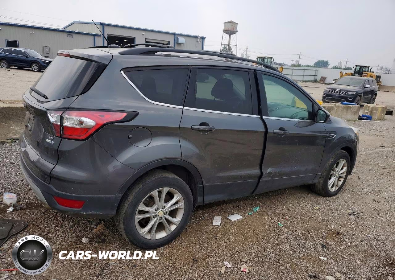 2017 Ford Escape Se VIN:1FMCU9G9XHUC36018 - 3