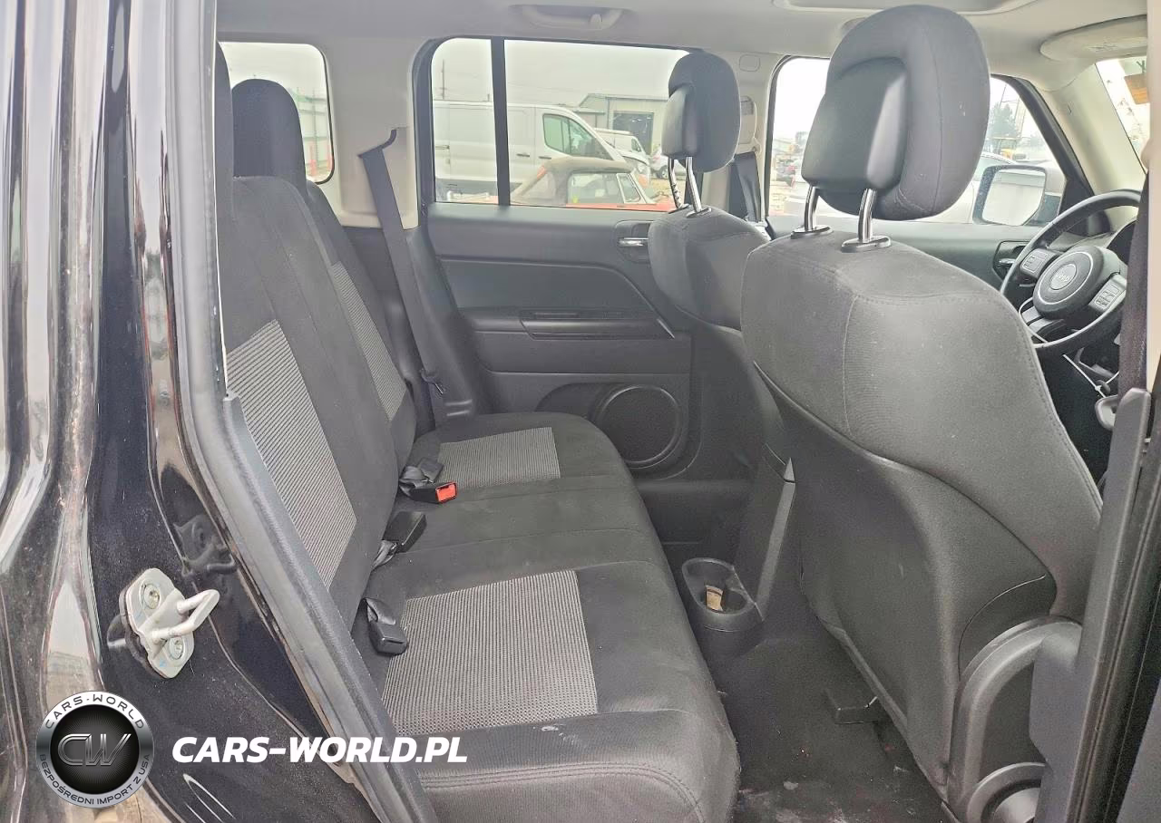 2012 Jeep Patriot Latitude VIN:1C4NJRFB8CD537518 - 10