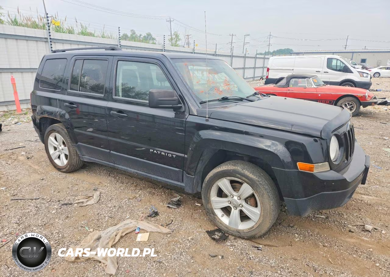 2012 Jeep Patriot Latitude VIN:1C4NJRFB8CD537518 - 4