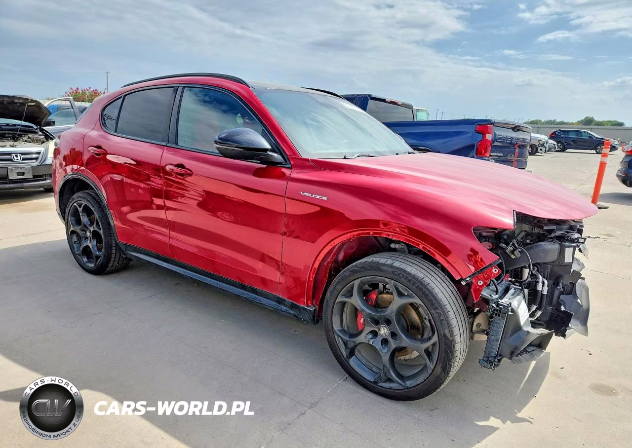 2024 Alfa Romeo Stelvio Ti VIN:ZASPAKBN7R7D77193 - 4