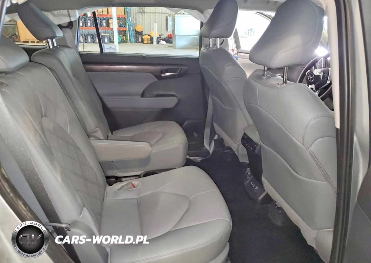 2025 Toyota Highlander Hybrid Platinum VIN:5TDEBRCH2SS688928 - 11