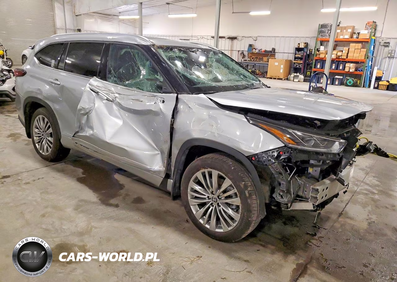 2025 Toyota Highlander Hybrid Platinum VIN:5TDEBRCH2SS688928 - 4