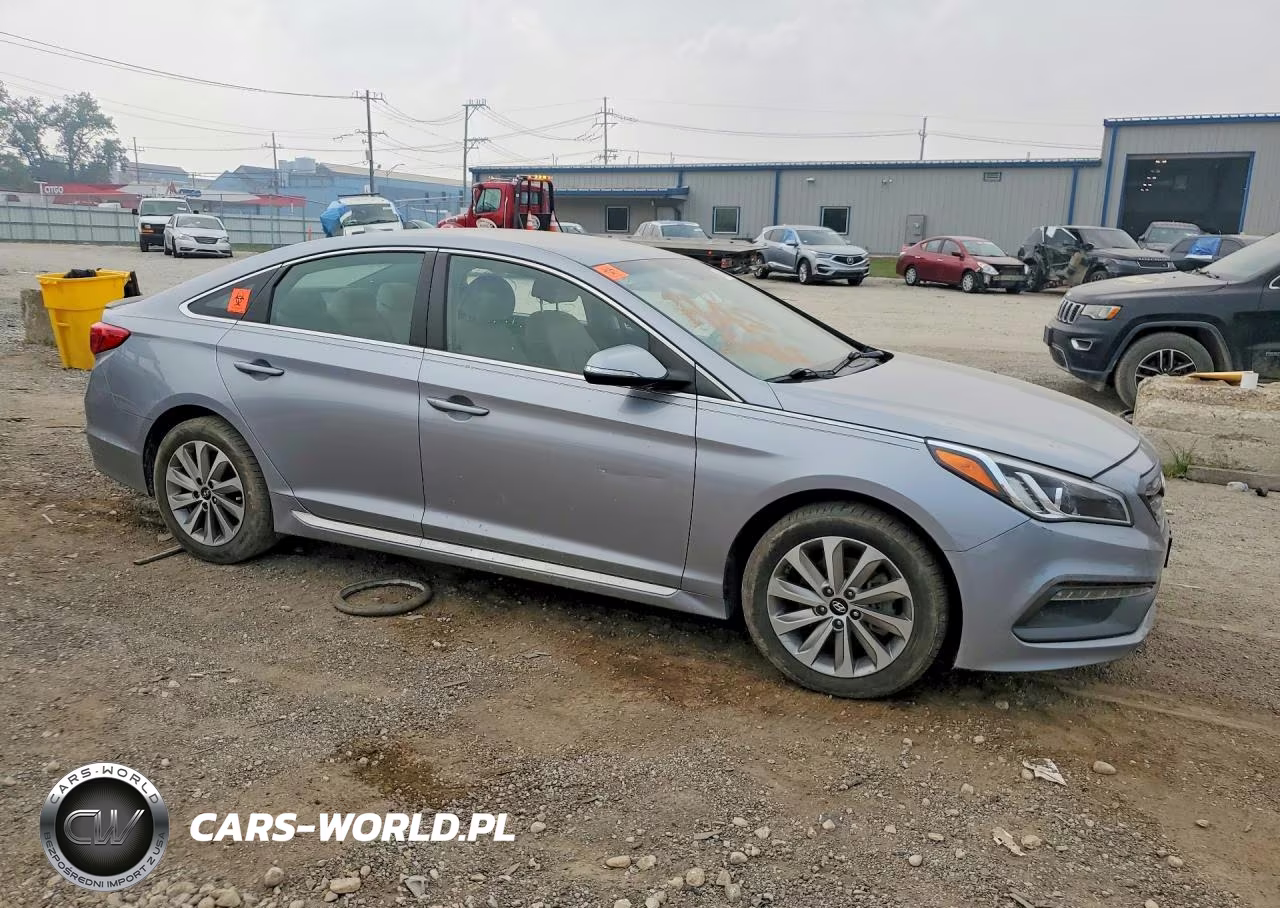 2017 Hyundai Sonata Sport VIN:5NPE34AF0FH032899 - 4
