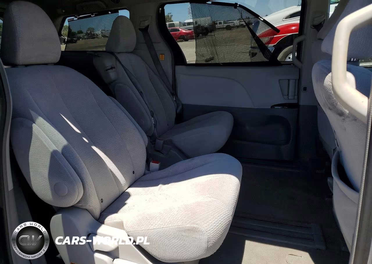 2013 Toyota Sienna Le VIN:5TDKK3DC0DS313352 - 11