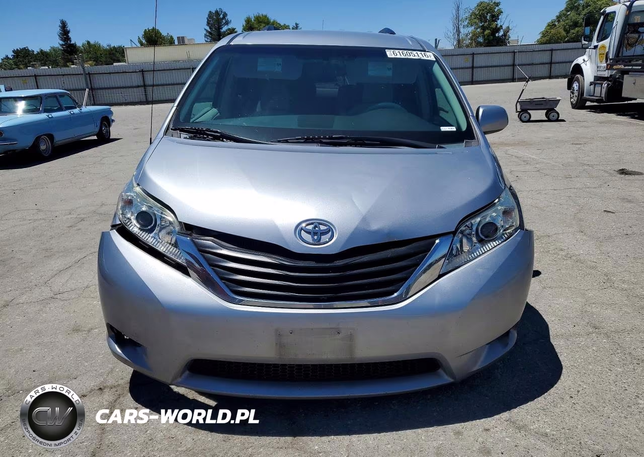 2013 Toyota Sienna Le VIN:5TDKK3DC0DS313352 - 5