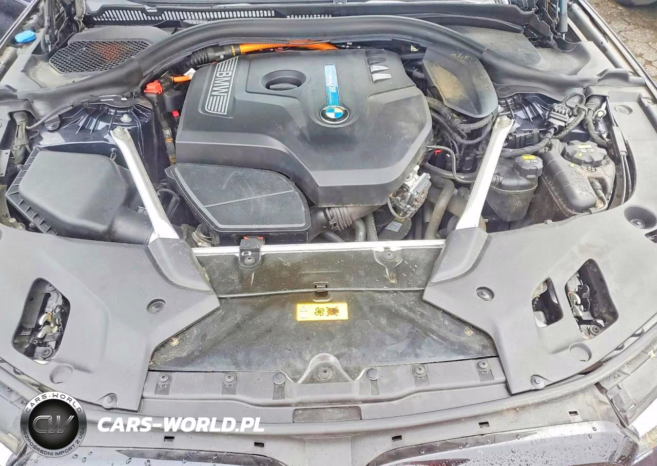 2019 BMW 530Xe VIN:WBAJB1C5XKB375586 - 11