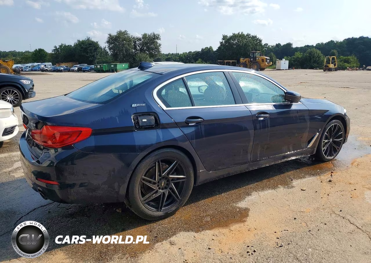 2019 BMW 530Xe VIN:WBAJB1C5XKB375586 - 3