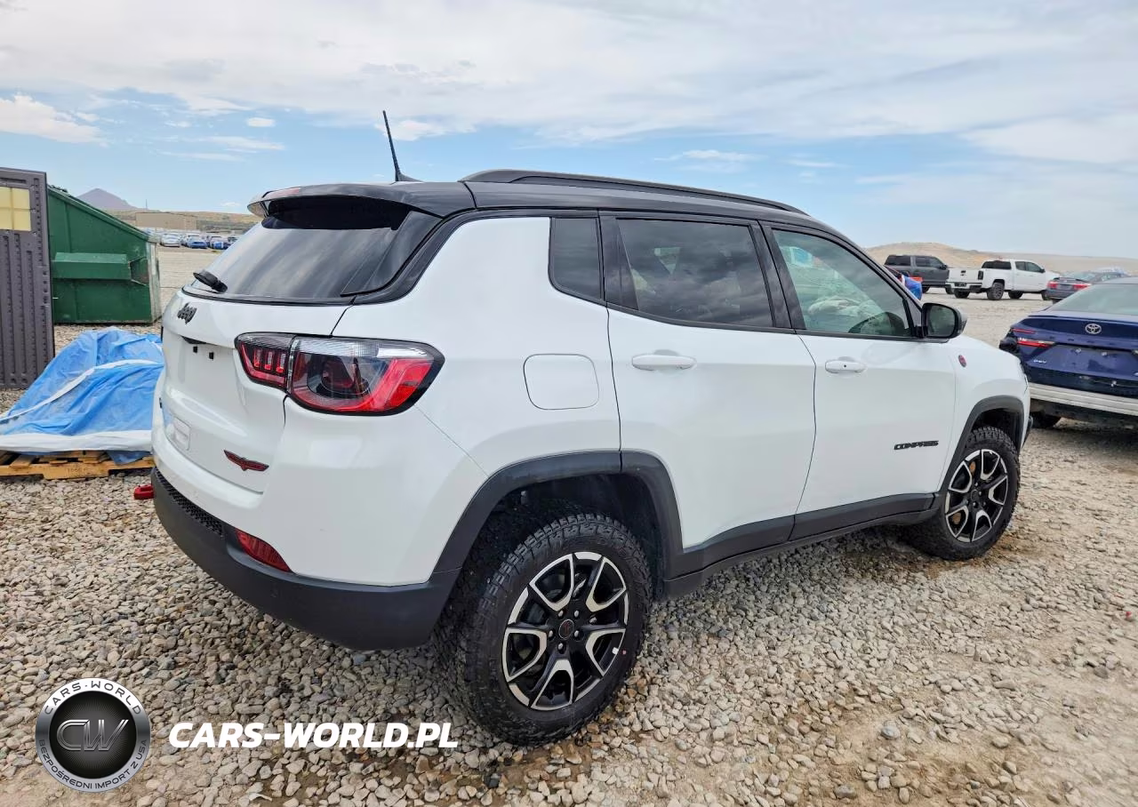 2026 Jeep Compass Trailhawk VIN:3C4NJDDNXTT178148 - 3