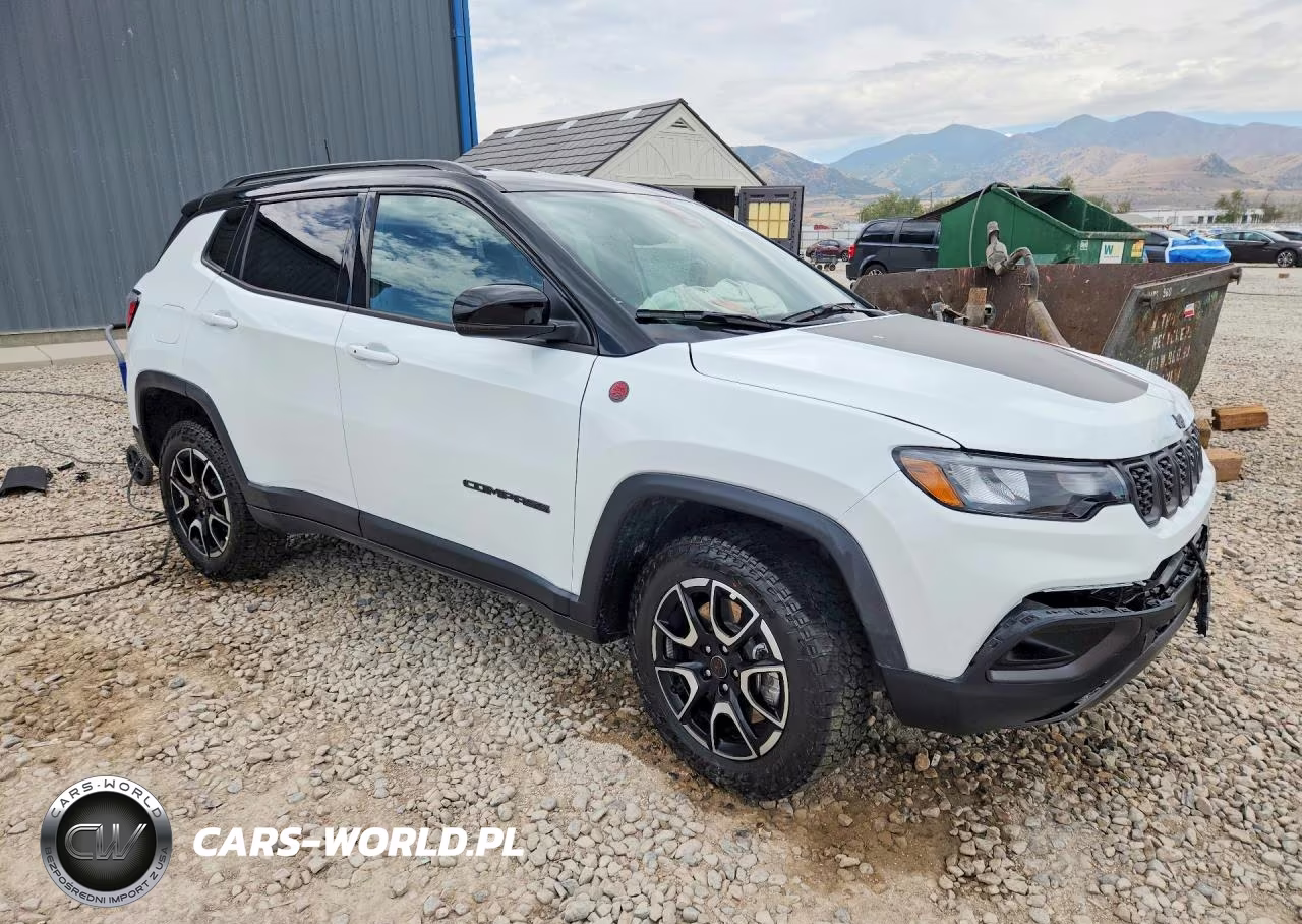 2026 Jeep Compass Trailhawk VIN:3C4NJDDNXTT178148 - 4