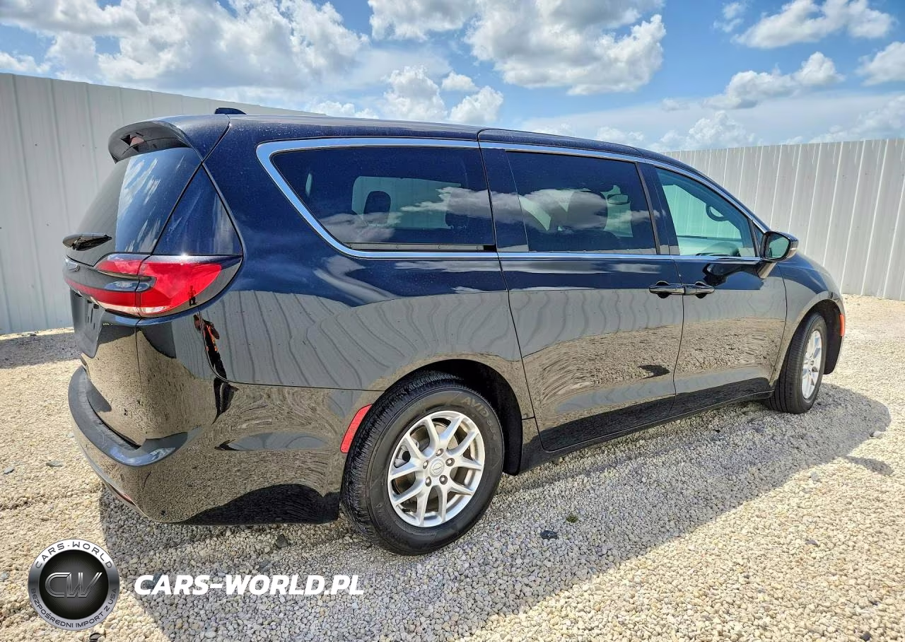 2026 Chrysler Pacifica Select VIN:2C4RC1BG0TR191573 - 3