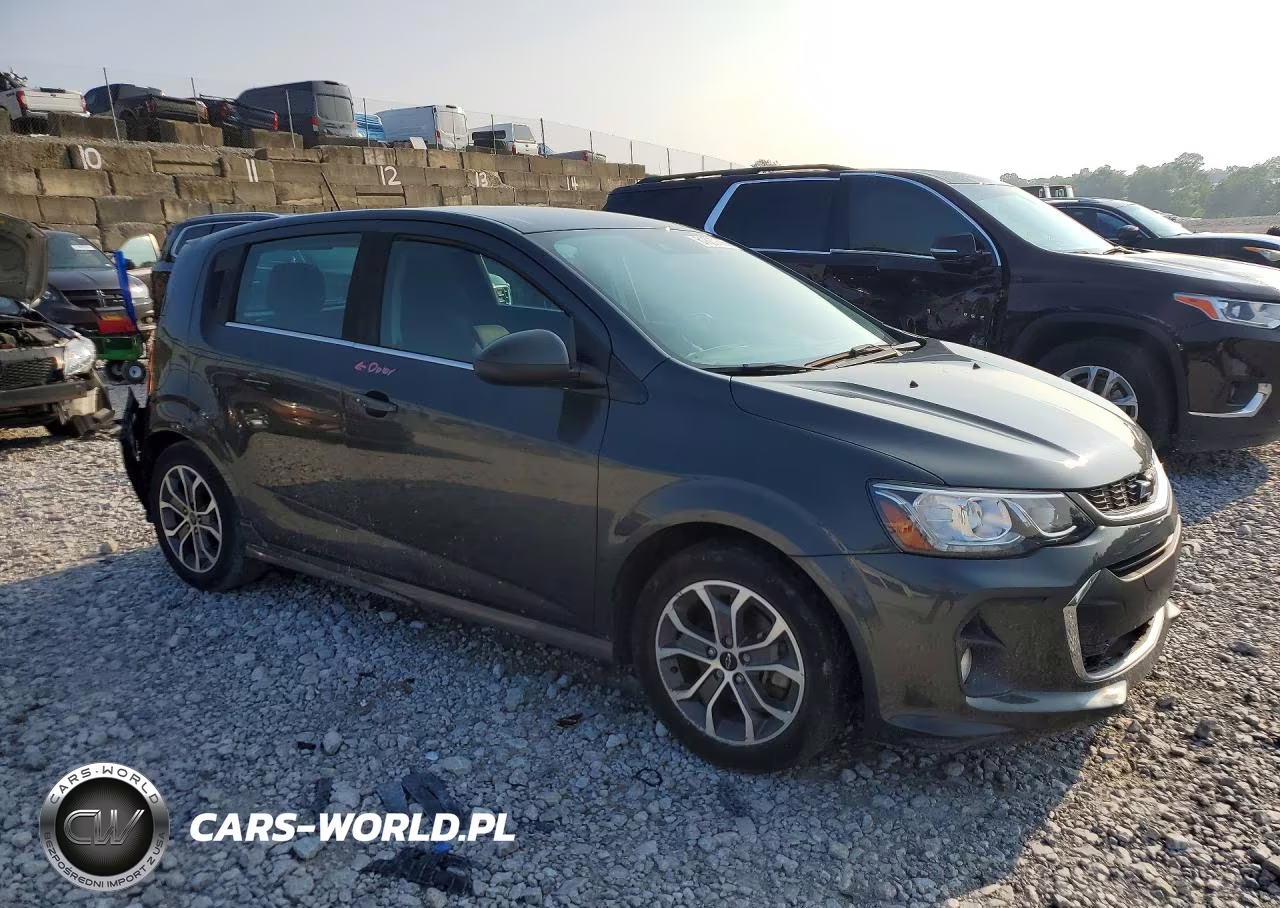 2019 Chevrolet Sonic Lt VIN:1G1JD6SB0K4139690 - 4