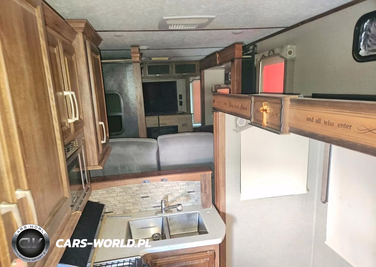 2017 Cougar 326Rds VIN:4YDF32627H2506055 - 6