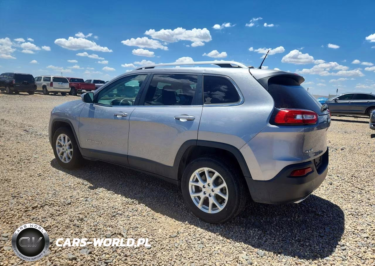 2016 Jeep Cherokee Latitude VIN:1C4PJMCS0GW239877 - 2