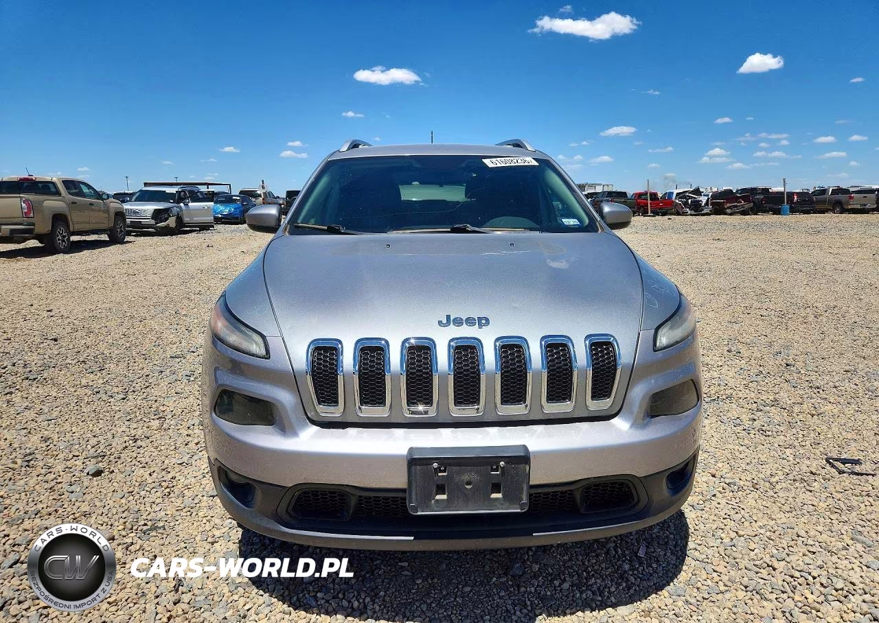 2016 Jeep Cherokee Latitude VIN:1C4PJMCS0GW239877 - 5